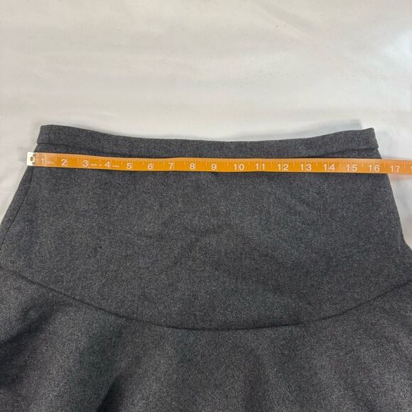 J Crew Flounce Mini Skirt Wool Size 6 Grey Tiered Ruffle Y2K Preppy Neutral - Picture 5 of 6